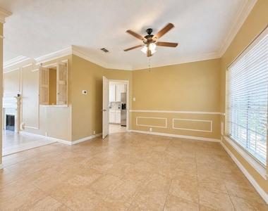 3411 Ashfield Drive - Photo Thumbnail 3