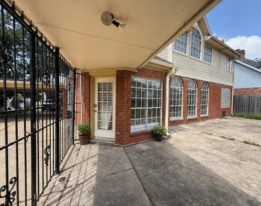 3411 Ashfield Drive - Photo Thumbnail 25