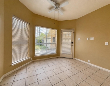3411 Ashfield Drive - Photo Thumbnail 9