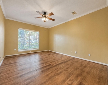 3411 Ashfield Drive - Photo Thumbnail 20