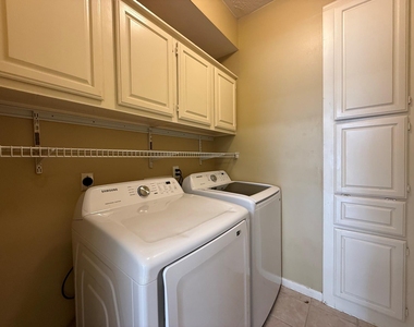3411 Ashfield Drive - Photo Thumbnail 10