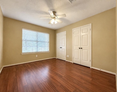 3411 Ashfield Drive - Photo Thumbnail 17
