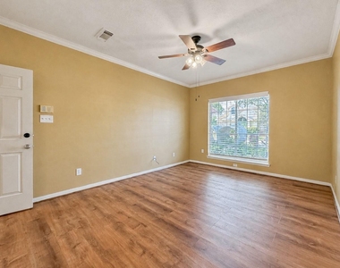 3411 Ashfield Drive - Photo Thumbnail 23
