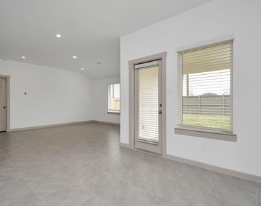 7731 Suffolk Valley Lane - Photo Thumbnail 25