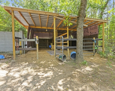 203 Mapleleaf Street - Photo Thumbnail 42