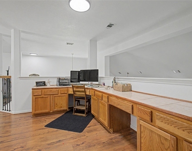 203 Mapleleaf Street - Photo Thumbnail 24