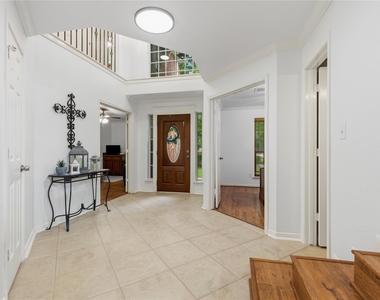 203 Mapleleaf Street - Photo Thumbnail 3