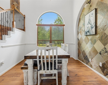 203 Mapleleaf Street - Photo Thumbnail 10