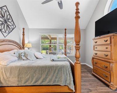 203 Mapleleaf Street - Photo Thumbnail 18