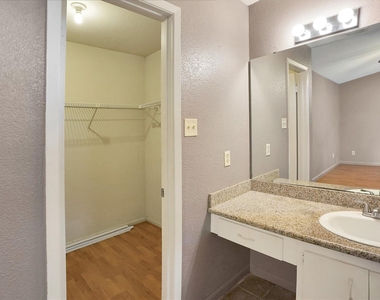8100 Cambridge Street - Photo Thumbnail 16