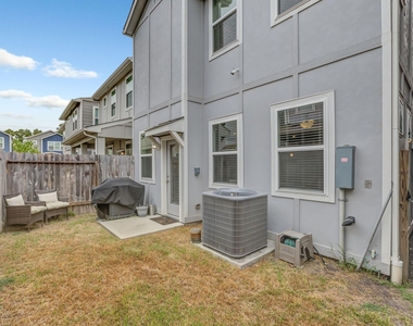 1523 Parkland Oak Drive - Photo Thumbnail 14