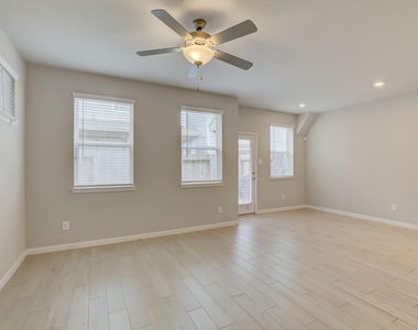 1523 Parkland Oak Drive - Photo Thumbnail 6