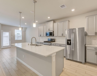 1523 Parkland Oak Drive - Photo Thumbnail 3