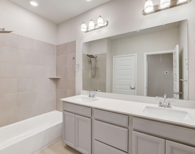 1523 Parkland Oak Drive - Photo Thumbnail 11