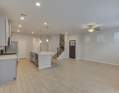 1523 Parkland Oak Drive - Photo Thumbnail 2