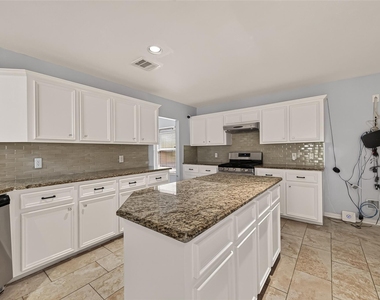 12819 Wisteria Park Drive - Photo Thumbnail 21