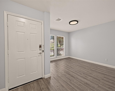 12819 Wisteria Park Drive - Photo Thumbnail 6