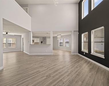 12819 Wisteria Park Drive - Photo Thumbnail 17