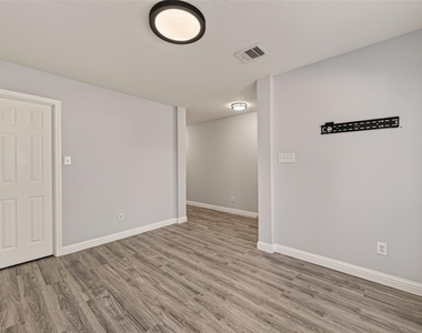 12819 Wisteria Park Drive - Photo Thumbnail 9