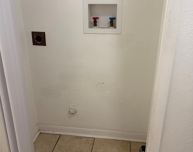 1221 Houston Streets - Photo Thumbnail 10