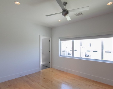 5301 Chenevert Street - Photo Thumbnail 33