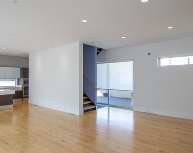 5301 Chenevert Street - Photo Thumbnail 16
