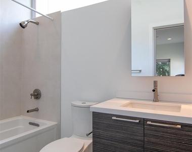 5301 Chenevert Street - Photo Thumbnail 8