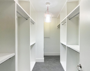 5301 Chenevert Street - Photo Thumbnail 31