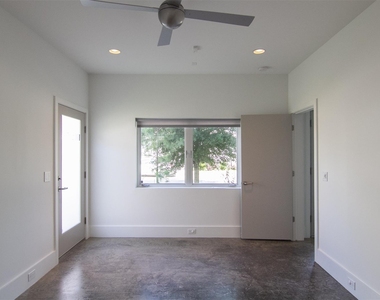 5301 Chenevert Street - Photo Thumbnail 7