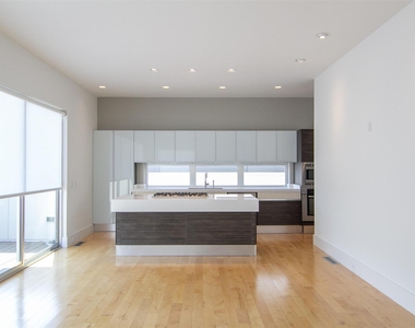 5301 Chenevert Street - Photo Thumbnail 15
