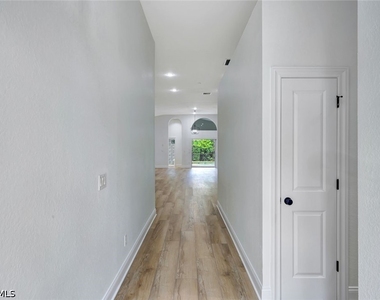 7052 Timberland Circle - Photo Thumbnail 4
