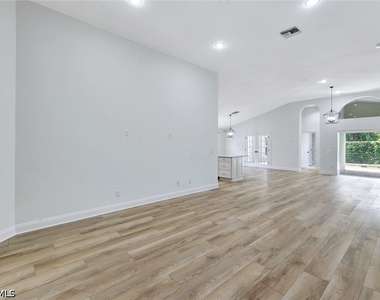 7052 Timberland Circle - Photo Thumbnail 6