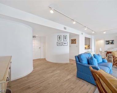 4651 Gulf Shore Boulevard N - Photo Thumbnail 13