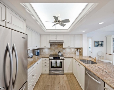 4651 Gulf Shore Boulevard N - Photo Thumbnail 18