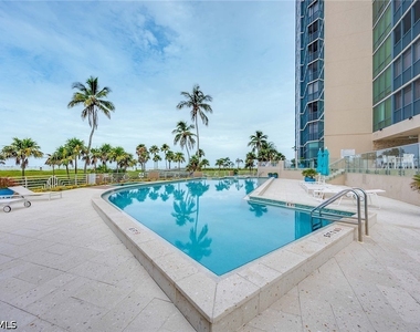 4651 Gulf Shore Boulevard N - Photo Thumbnail 9