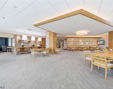 4651 Gulf Shore Boulevard N - Photo Thumbnail 5