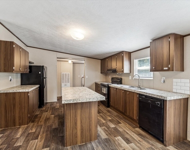 21144 Live Oak - Photo Thumbnail 3