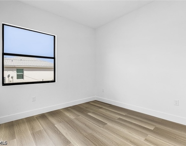 316 Nw 10th Street - Photo Thumbnail 12