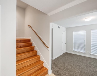 126 Detering Street - Photo Thumbnail 4
