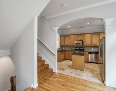 126 Detering Street - Photo Thumbnail 9