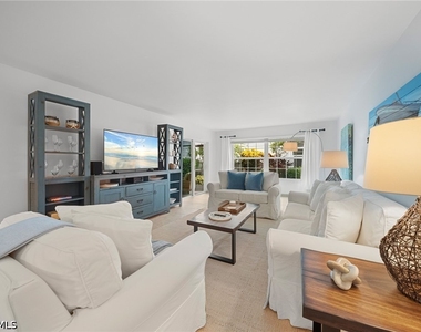 4200 Belair Lane - Photo Thumbnail 3
