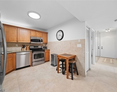4200 Belair Lane - Photo Thumbnail 6