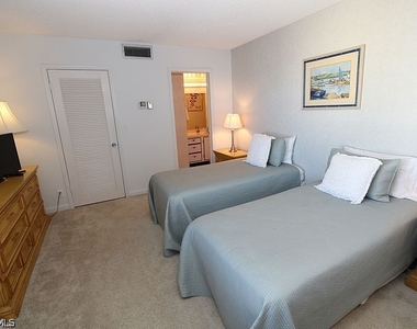 3443 Gulf Shore Boulevard N - Photo Thumbnail 10