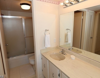3443 Gulf Shore Boulevard N - Photo Thumbnail 9