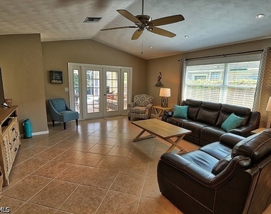 793 97th Avenue N - Photo Thumbnail 5