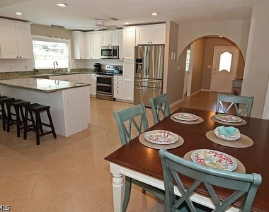 793 97th Avenue N - Photo Thumbnail 10