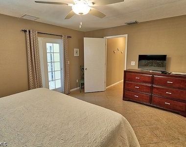 793 97th Avenue N - Photo Thumbnail 13