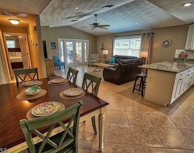 793 97th Avenue N - Photo Thumbnail 9