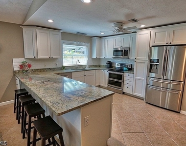 793 97th Avenue N - Photo Thumbnail 7