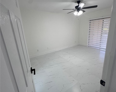 5501 Rattlesnake Hammock Road - Photo Thumbnail 7